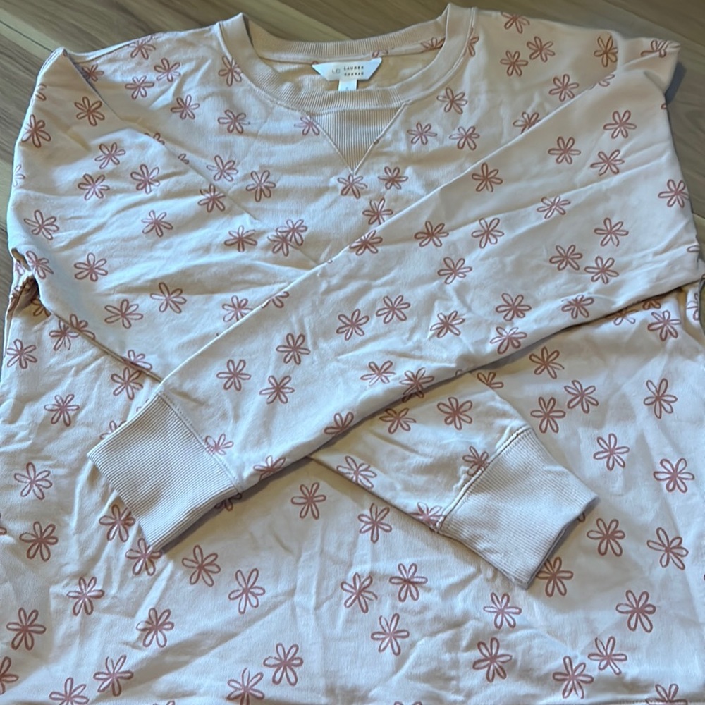 Size small Lauren Conrad long sleeve sweat shirt.